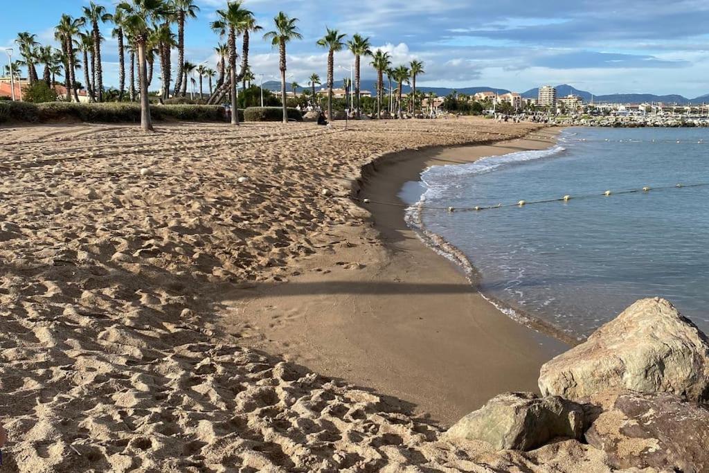 Port-Frejus, Le Paladien, Appartement 2 Pieces Climatise, Terrasse & Parking Buitenkant foto